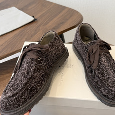 Brunello Cucinelli 26ss 秋冬新款复古乐福鞋‼ BC是意大利知名品牌,极简主义风格,纯手工串联珠链 Brunello Cucinelli 26ss 秋冬新款复古乐福鞋‼ BC是意大利知名品牌,极简主义风格,纯手工串联珠链