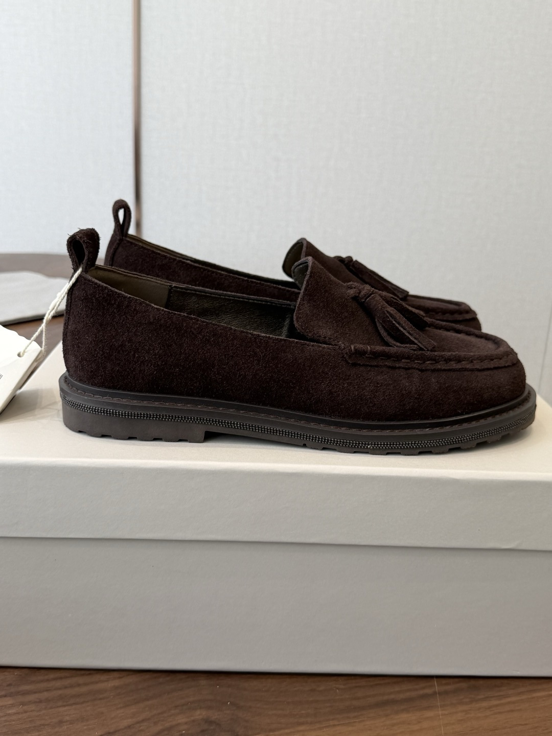 Brunello Cucinelli 26ss 秋冬新款复古乐福鞋‼ BC是意大利知名品牌,极简主义风格,纯手工串联珠链 Brunello Cucinelli 26ss 秋冬新款复古乐福鞋‼ BC是意大利知名品牌,极简主义风格,纯手工串联珠链