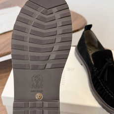 Brunello Cucinelli 26ss 秋冬新款复古乐福鞋‼ BC是意大利知名品牌,极简主义风格,纯手工串联珠链 Brunello Cucinelli 26ss 秋冬新款复古乐福鞋‼ BC是意大利知名品牌,极简主义风格,纯手工串联珠链