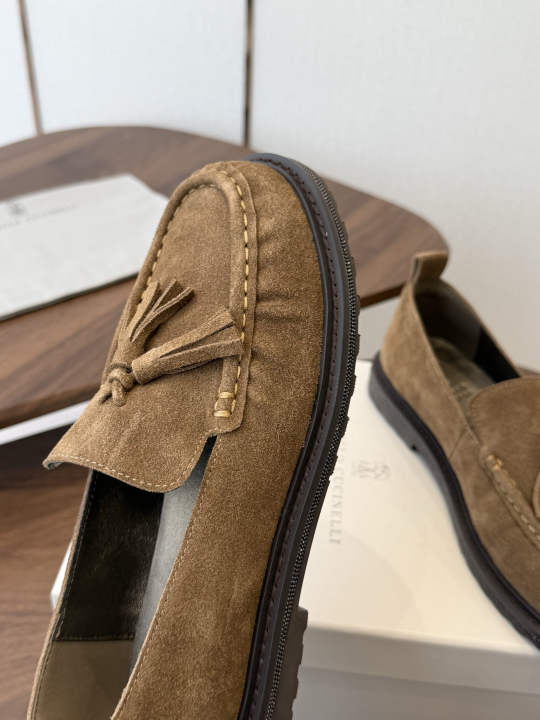 Brunello Cucinelli 26ss 秋冬新款复古乐福鞋‼ BC是意大利知名品牌，极简主义风格，纯手工串联珠链
