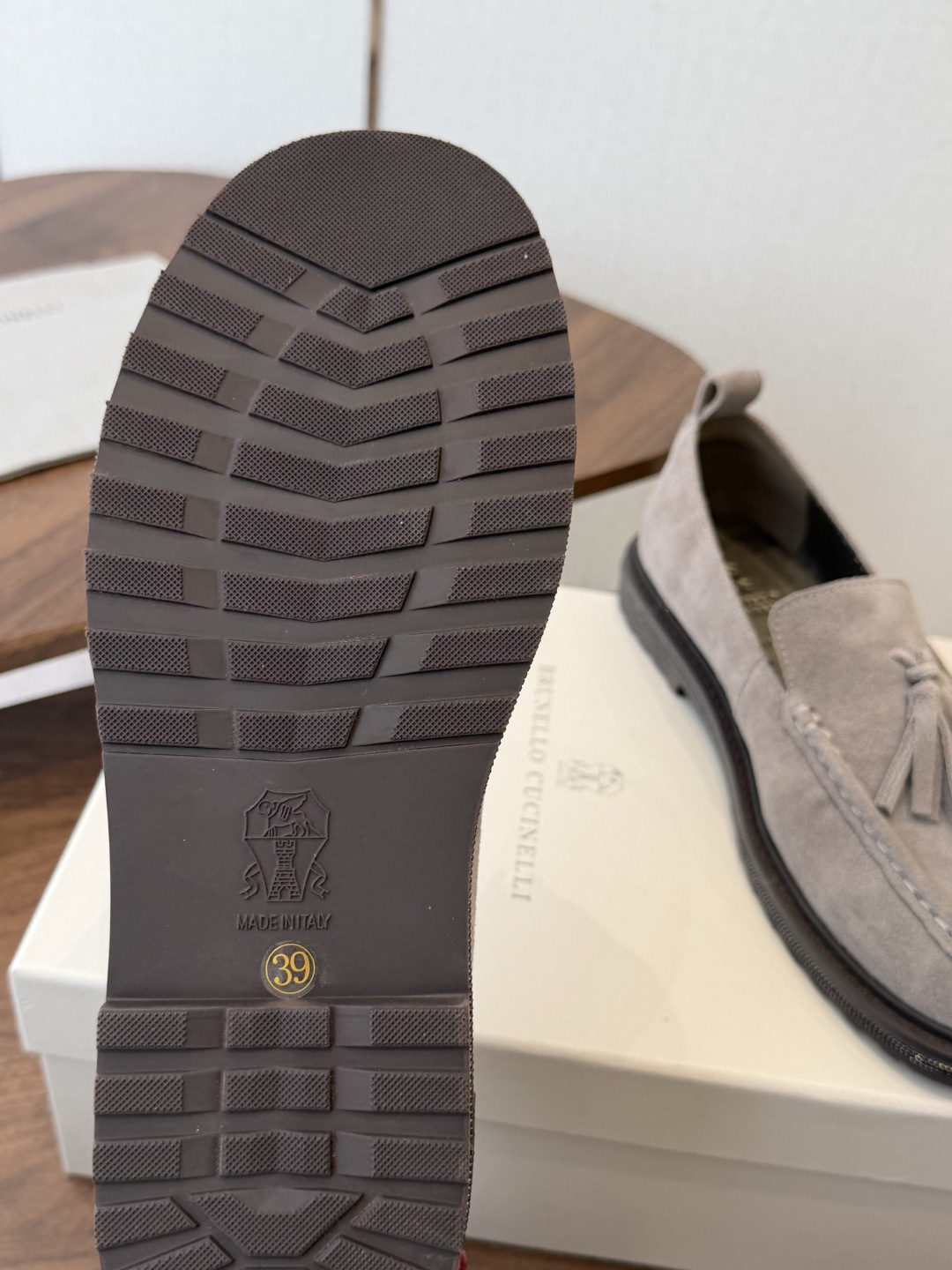 Brunello Cucinelli 26ss 秋冬新款复古乐福鞋‼ BC是意大利知名品牌，极简主义风格，纯手工串联珠链