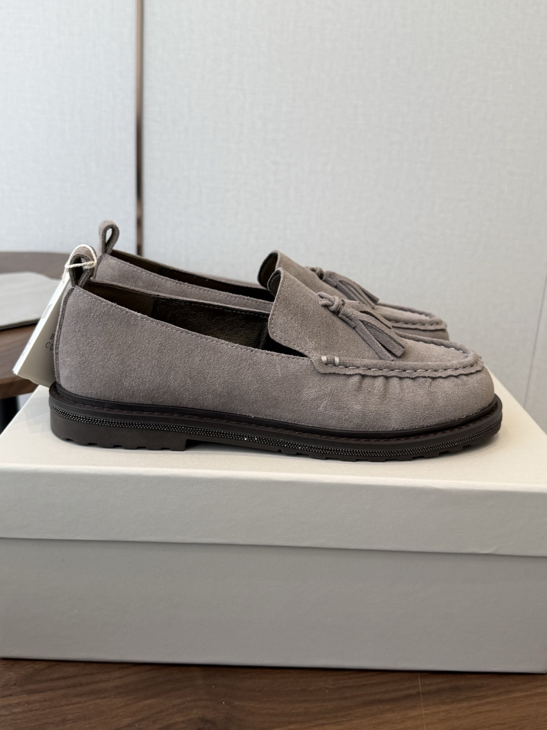 Brunello Cucinelli 26ss 秋冬新款复古乐福鞋‼ BC是意大利知名品牌，极简主义风格，纯手工串联珠链