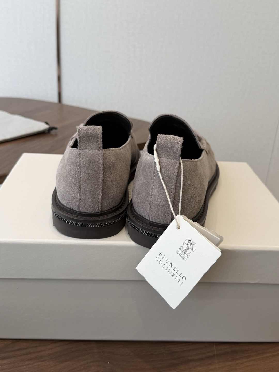 Brunello Cucinelli 26ss 秋冬新款复古乐福鞋‼ BC是意大利知名品牌，极简主义风格，纯手工串联珠链