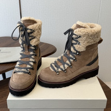 BC 26ss秋冬新品 毛线筒短靴 BrunelloCucinelli 源自乐福鞋的经典灵感定义了这款新胶底鞋的现代优雅 BC 26ss秋冬新品 毛线筒短靴 BrunelloCucinelli 源自乐福鞋的经典灵感定义了这款新胶底鞋的现代优雅