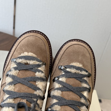 BC 26ss秋冬新品 毛线筒短靴 BrunelloCucinelli 源自乐福鞋的经典灵感定义了这款新胶底鞋的现代优雅 BC 26ss秋冬新品 毛线筒短靴 BrunelloCucinelli 源自乐福鞋的经典灵感定义了这款新胶底鞋的现代优雅