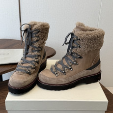 BC 26ss秋冬新品 毛线筒短靴 BrunelloCucinelli 源自乐福鞋的经典灵感定义了这款新胶底鞋的现代优雅 BC 26ss秋冬新品 毛线筒短靴 BrunelloCucinelli 源自乐福鞋的经典灵感定义了这款新胶底鞋的现代优雅