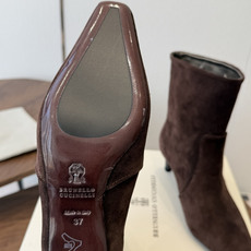 Brunello CucinelliBC26ss秋冬细跟气质高跟中筒靴 自带高冷疏离的清冷极简格调,利落尖头拉长脚部线条 Brunello CucinelliBC26ss秋冬细跟气质高跟中筒靴 自带高冷疏离的清冷极简格调,利落尖头拉长脚部线条