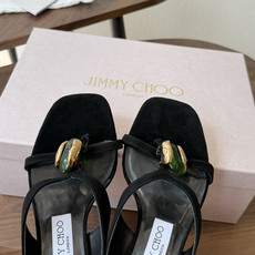 莞产Jimmy Choo26ss夏季新款彩宝夹趾猫跟凉拖 这款夹趾高跟凉拖凭借精致彩宝配饰打造轻奢氛围感,方头搭配纤细夹 莞产Jimmy Choo26ss夏季新款彩宝夹趾猫跟凉拖 这款夹趾高跟凉拖凭借精致彩宝配饰打造轻奢氛围感,方头搭配纤细夹
