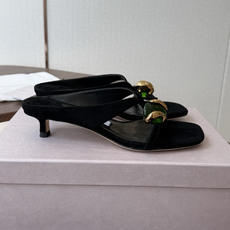 莞产Jimmy Choo26ss夏季新款彩宝夹趾猫跟凉拖 这款夹趾高跟凉拖凭借精致彩宝配饰打造轻奢氛围感,方头搭配纤细夹 莞产Jimmy Choo26ss夏季新款彩宝夹趾猫跟凉拖 这款夹趾高跟凉拖凭借精致彩宝配饰打造轻奢氛围感,方头搭配纤细夹
