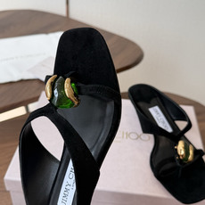 莞产Jimmy Choo26ss夏季新款彩宝夹趾猫跟凉拖 这款夹趾高跟凉拖凭借精致彩宝配饰打造轻奢氛围感,方头搭配纤细夹 莞产Jimmy Choo26ss夏季新款彩宝夹趾猫跟凉拖 这款夹趾高跟凉拖凭借精致彩宝配饰打造轻奢氛围感,方头搭配纤细夹