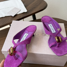 莞产Jimmy Choo26ss夏季新款彩宝夹趾猫跟凉拖 这款夹趾高跟凉拖凭借精致彩宝配饰打造轻奢氛围感,方头搭配纤细夹 莞产Jimmy Choo26ss夏季新款彩宝夹趾猫跟凉拖 这款夹趾高跟凉拖凭借精致彩宝配饰打造轻奢氛围感,方头搭配纤细夹