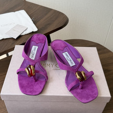 莞产Jimmy Choo26ss夏季新款彩宝夹趾猫跟凉拖 这款夹趾高跟凉拖凭借精致彩宝配饰打造轻奢氛围感,方头搭配纤细夹 莞产Jimmy Choo26ss夏季新款彩宝夹趾猫跟凉拖 这款夹趾高跟凉拖凭借精致彩宝配饰打造轻奢氛围感,方头搭配纤细夹