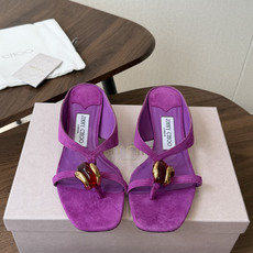 莞产Jimmy Choo26ss夏季新款彩宝夹趾猫跟凉拖 这款夹趾高跟凉拖凭借精致彩宝配饰打造轻奢氛围感,方头搭配纤细夹 莞产Jimmy Choo26ss夏季新款彩宝夹趾猫跟凉拖 这款夹趾高跟凉拖凭借精致彩宝配饰打造轻奢氛围感,方头搭配纤细夹