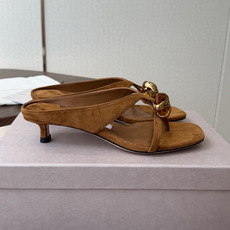 莞产Jimmy Choo26ss夏季新款彩宝夹趾猫跟凉拖 这款夹趾高跟凉拖凭借精致彩宝配饰打造轻奢氛围感,方头搭配纤细夹 莞产Jimmy Choo26ss夏季新款彩宝夹趾猫跟凉拖 这款夹趾高跟凉拖凭借精致彩宝配饰打造轻奢氛围感,方头搭配纤细夹