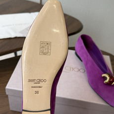 莞产Jimmy Choo26ss夏季新款宝石扣尖头平底单鞋 自带浓郁复古艺术气息,微尖鞋头修饰脚型,哑光绒面质感高级,琉 莞产Jimmy Choo26ss夏季新款宝石扣尖头平底单鞋 自带浓郁复古艺术气息,微尖鞋头修饰脚型,哑光绒面质感高级,琉