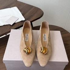 莞产Jimmy Choo26ss夏季新款宝石扣尖头平底单鞋 自带浓郁复古艺术气息,微尖鞋头修饰脚型,哑光绒面质感高级,琉 莞产Jimmy Choo26ss夏季新款宝石扣尖头平底单鞋 自带浓郁复古艺术气息,微尖鞋头修饰脚型,哑光绒面质感高级,琉