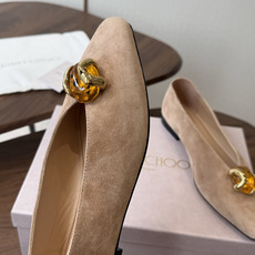 莞产Jimmy Choo26ss夏季新款宝石扣尖头平底单鞋 自带浓郁复古艺术气息,微尖鞋头修饰脚型,哑光绒面质感高级,琉 莞产Jimmy Choo26ss夏季新款宝石扣尖头平底单鞋 自带浓郁复古艺术气息,微尖鞋头修饰脚型,哑光绒面质感高级,琉