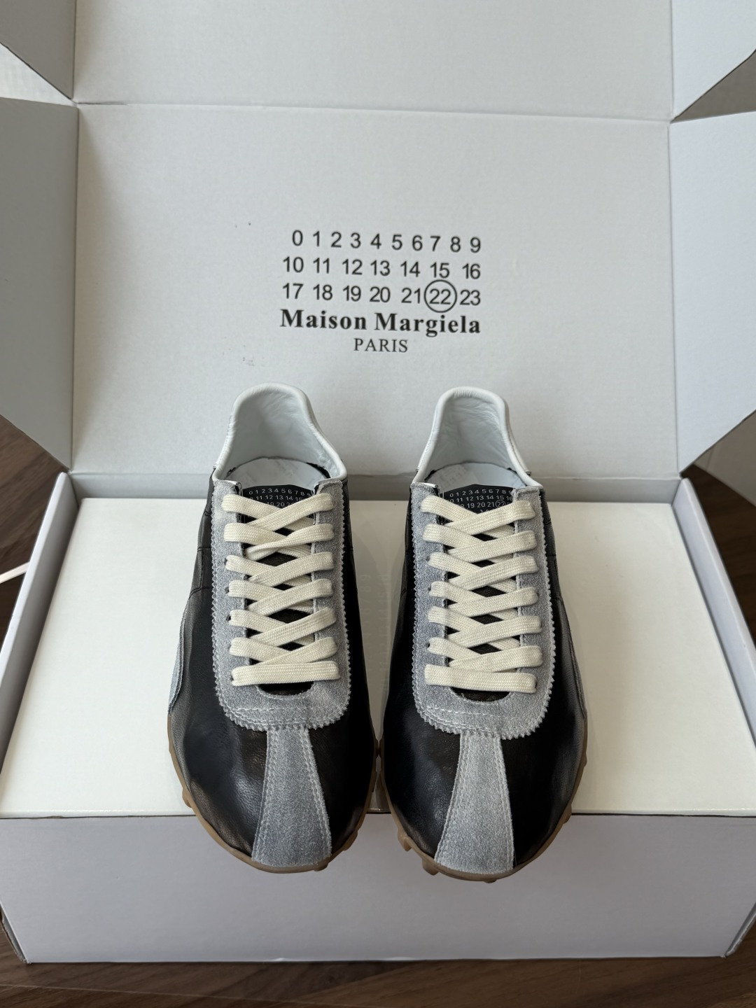 Maison Margiela26ss夏季新款休闲复古拼接德训鞋 自带干净清冷的极简氛围感，低饱和柔和色系，经典修长鞋型