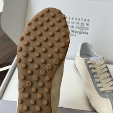Maison Margiela26ss夏季新款休闲复古拼接德训鞋 自带干净清冷的极简氛围感,低饱和柔和色系,经典修长鞋型 Maison Margiela26ss夏季新款休闲复古拼接德训鞋 自带干净清冷的极简氛围感,低饱和柔和色系,经典修长鞋型