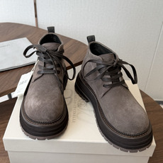 BRUNELLO CUCINELLI 新款马丁靴 不用多说!超级有范的一款靴子女孩子穿起来不要太酷,走在街上保证回头率蹭 BRUNELLO CUCINELLI 新款马丁靴 不用多说!超级有范的一款靴子女孩子穿起来不要太酷,走在街上保证回头率蹭