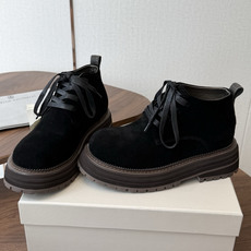 BRUNELLO CUCINELLI 新款马丁靴 不用多说!超级有范的一款靴子女孩子穿起来不要太酷,走在街上保证回头率蹭 BRUNELLO CUCINELLI 新款马丁靴 不用多说!超级有范的一款靴子女孩子穿起来不要太酷,走在街上保证回头率蹭