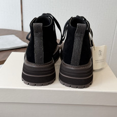 BRUNELLO CUCINELLI 新款马丁靴 不用多说!超级有范的一款靴子女孩子穿起来不要太酷,走在街上保证回头率蹭 BRUNELLO CUCINELLI 新款马丁靴 不用多说!超级有范的一款靴子女孩子穿起来不要太酷,走在街上保证回头率蹭
