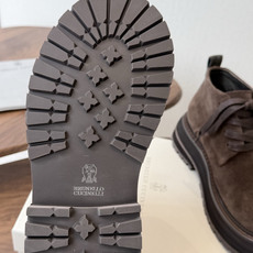 BRUNELLO CUCINELLI 新款马丁靴 不用多说!超级有范的一款靴子女孩子穿起来不要太酷,走在街上保证回头率蹭 BRUNELLO CUCINELLI 新款马丁靴 不用多说!超级有范的一款靴子女孩子穿起来不要太酷,走在街上保证回头率蹭