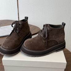 BRUNELLO CUCINELLI 新款马丁靴 不用多说!超级有范的一款靴子女孩子穿起来不要太酷,走在街上保证回头率蹭 BRUNELLO CUCINELLI 新款马丁靴 不用多说!超级有范的一款靴子女孩子穿起来不要太酷,走在街上保证回头率蹭