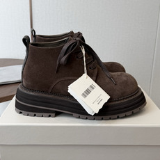 BRUNELLO CUCINELLI 新款马丁靴 不用多说!超级有范的一款靴子女孩子穿起来不要太酷,走在街上保证回头率蹭 BRUNELLO CUCINELLI 新款马丁靴 不用多说!超级有范的一款靴子女孩子穿起来不要太酷,走在街上保证回头率蹭