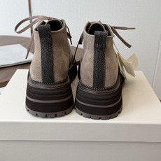 BRUNELLO CUCINELLI 新款马丁靴 不用多说!超级有范的一款靴子女孩子穿起来不要太酷,走在街上保证回头率蹭 BRUNELLO CUCINELLI 新款马丁靴 不用多说!超级有范的一款靴子女孩子穿起来不要太酷,走在街上保证回头率蹭