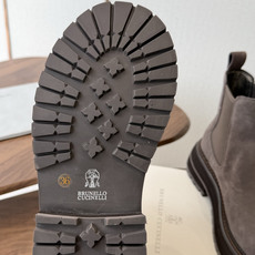 BRUNELLO CUCINELLI 新款马丁靴 不用多说!超级有范的一款靴子女孩子穿起来不要太酷,走在街上保证回头率蹭 BRUNELLO CUCINELLI 新款马丁靴 不用多说!超级有范的一款靴子女孩子穿起来不要太酷,走在街上保证回头率蹭