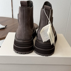 BRUNELLO CUCINELLI 新款马丁靴 不用多说!超级有范的一款靴子女孩子穿起来不要太酷,走在街上保证回头率蹭 BRUNELLO CUCINELLI 新款马丁靴 不用多说!超级有范的一款靴子女孩子穿起来不要太酷,走在街上保证回头率蹭