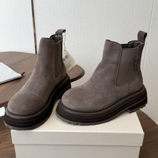 BRUNELLO CUCINELLI 新款马丁靴 不用多说!超级有范的一款靴子女孩子穿起来不要太酷,走在街上保证回头率蹭 BRUNELLO CUCINELLI 新款马丁靴 不用多说!超级有范的一款靴子女孩子穿起来不要太酷,走在街上保证回头率蹭