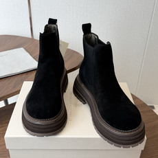 BRUNELLO CUCINELLI 新款马丁靴 不用多说!超级有范的一款靴子女孩子穿起来不要太酷,走在街上保证回头率蹭 BRUNELLO CUCINELLI 新款马丁靴 不用多说!超级有范的一款靴子女孩子穿起来不要太酷,走在街上保证回头率蹭