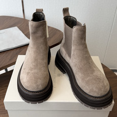 BRUNELLO CUCINELLI 新款马丁靴 不用多说!超级有范的一款靴子女孩子穿起来不要太酷,走在街上保证回头率蹭 BRUNELLO CUCINELLI 新款马丁靴 不用多说!超级有范的一款靴子女孩子穿起来不要太酷,走在街上保证回头率蹭