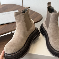 BRUNELLO CUCINELLI 新款马丁靴 不用多说!超级有范的一款靴子女孩子穿起来不要太酷,走在街上保证回头率蹭 BRUNELLO CUCINELLI 新款马丁靴 不用多说!超级有范的一款靴子女孩子穿起来不要太酷,走在街上保证回头率蹭