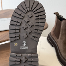 BRUNELLO CUCINELLI 新款马丁靴 不用多说!超级有范的一款靴子女孩子穿起来不要太酷,走在街上保证回头率蹭 BRUNELLO CUCINELLI 新款马丁靴 不用多说!超级有范的一款靴子女孩子穿起来不要太酷,走在街上保证回头率蹭