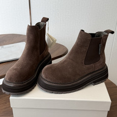 BRUNELLO CUCINELLI 新款马丁靴 不用多说!超级有范的一款靴子女孩子穿起来不要太酷,走在街上保证回头率蹭 BRUNELLO CUCINELLI 新款马丁靴 不用多说!超级有范的一款靴子女孩子穿起来不要太酷,走在街上保证回头率蹭