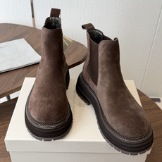 BRUNELLO CUCINELLI 新款马丁靴 不用多说!超级有范的一款靴子女孩子穿起来不要太酷,走在街上保证回头率蹭 BRUNELLO CUCINELLI 新款马丁靴 不用多说!超级有范的一款靴子女孩子穿起来不要太酷,走在街上保证回头率蹭
