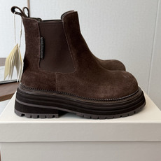 BRUNELLO CUCINELLI 新款马丁靴 不用多说!超级有范的一款靴子女孩子穿起来不要太酷,走在街上保证回头率蹭 BRUNELLO CUCINELLI 新款马丁靴 不用多说!超级有范的一款靴子女孩子穿起来不要太酷,走在街上保证回头率蹭