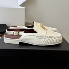 Chanel 26ss 小香 新款 半拖 凉鞋鞋春夏香家必备爆款 女神系列,拥有香家特色优雅名媛气质,超级耐看,让人无法 Chanel 26ss 小香 新款 半拖 凉鞋鞋春夏香家必备爆款 女神系列,拥有香家特色优雅名媛气质,超级耐看,让人无法
