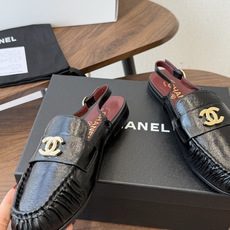 Chanel 26ss 小香 新款 半拖 凉鞋鞋春夏香家必备爆款 女神系列,拥有香家特色优雅名媛气质,超级耐看,让人无法 Chanel 26ss 小香 新款 半拖 凉鞋鞋春夏香家必备爆款 女神系列,拥有香家特色优雅名媛气质,超级耐看,让人无法