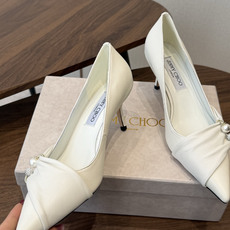 Jimmy Choo 26ss 春夏 系列JC新款 高跟凉鞋 模糊鞋履与珠宝配饰之间的界线 鲜明 Jimmy Choo Jimmy Choo 26ss 春夏 系列JC新款 高跟凉鞋 模糊鞋履与珠宝配饰之间的界线 鲜明 Jimmy Choo