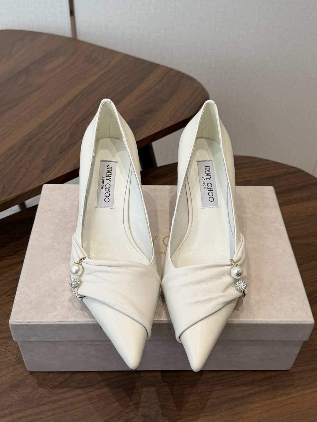 Jimmy Choo 26ss 春夏 系列JC新款 高跟凉鞋 模糊鞋履与珠宝配饰之间的界线 鲜明 Jimmy Choo Jimmy Choo 26ss 春夏 系列JC新款 高跟凉鞋 模糊鞋履与珠宝配饰之间的界线 鲜明 Jimmy Choo