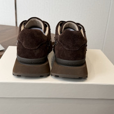 Brunello Cucinelli 女士镶珠装饰休闲运动鞋BC新款秋冬新品女士条纹麂皮运动鞋:羊皮垫.装饰镶珠运动鞋) Brunello Cucinelli 女士镶珠装饰休闲运动鞋BC新款秋冬新品女士条纹麂皮运动鞋:羊皮垫.装饰镶珠运动鞋)