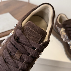 Brunello Cucinelli 女士镶珠装饰休闲运动鞋BC新款秋冬新品女士条纹麂皮运动鞋:羊皮垫.装饰镶珠运动鞋) Brunello Cucinelli 女士镶珠装饰休闲运动鞋BC新款秋冬新品女士条纹麂皮运动鞋:羊皮垫.装饰镶珠运动鞋)