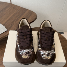 Brunello Cucinelli 女士镶珠装饰休闲运动鞋BC新款秋冬新品女士条纹麂皮运动鞋:羊皮垫.装饰镶珠运动鞋) Brunello Cucinelli 女士镶珠装饰休闲运动鞋BC新款秋冬新品女士条纹麂皮运动鞋:羊皮垫.装饰镶珠运动鞋)