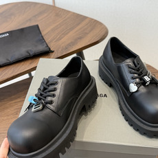 BALENCIAGA 巴黎世家 Hummer Lace-uP Bootie2026秋冬的系带乐福鞋 以其独特的魅力 BALENCIAGA 巴黎世家 Hummer Lace-uP Bootie2026秋冬的系带乐福鞋 以其独特的魅力