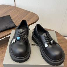 BALENCIAGA 巴黎世家 Hummer Lace-uP Bootie2026秋冬的系带乐福鞋 以其独特的魅力 BALENCIAGA 巴黎世家 Hummer Lace-uP Bootie2026秋冬的系带乐福鞋 以其独特的魅力