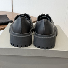 BALENCIAGA 巴黎世家 Hummer Lace-uP Bootie2026秋冬的系带乐福鞋 以其独特的魅力 BALENCIAGA 巴黎世家 Hummer Lace-uP Bootie2026秋冬的系带乐福鞋 以其独特的魅力